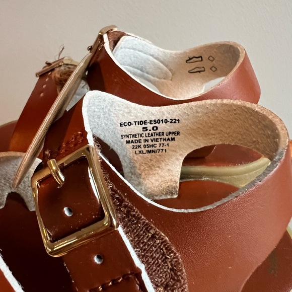 Like New Footmates Leather Sandals 5 - Picture 3 of 3